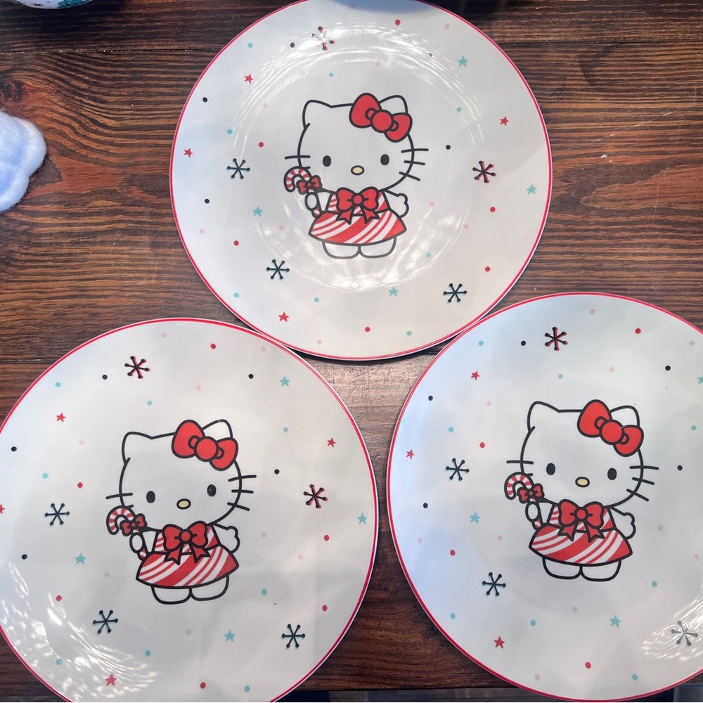 Hello Kitty Set of 3 Holiday Plates